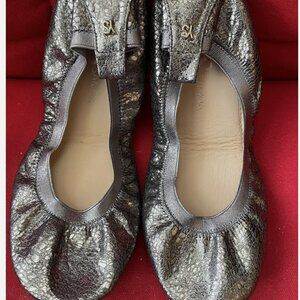 YOSI SAMRA (like New) Foldable Ballet Flat Pewter Leather In Silver Size 10/11